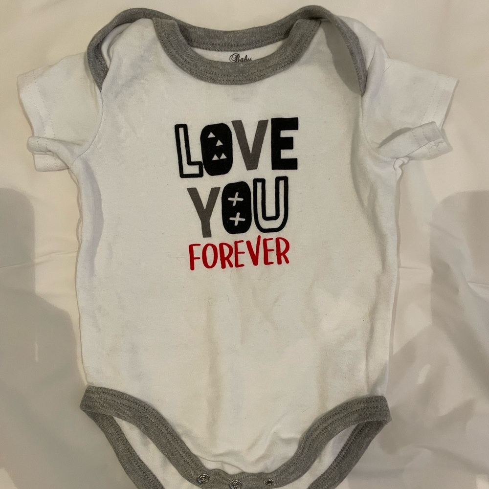 Baby onesie size 9 months